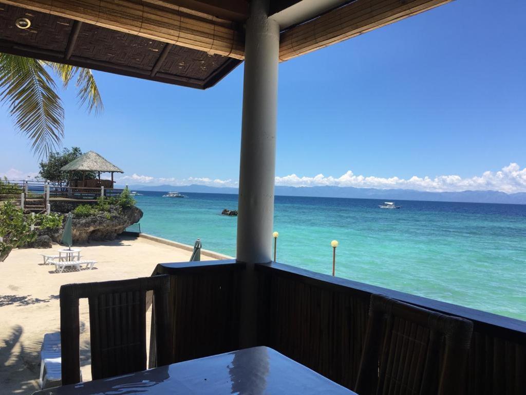 Tauig Beach Resort Moalboal Luaran gambar