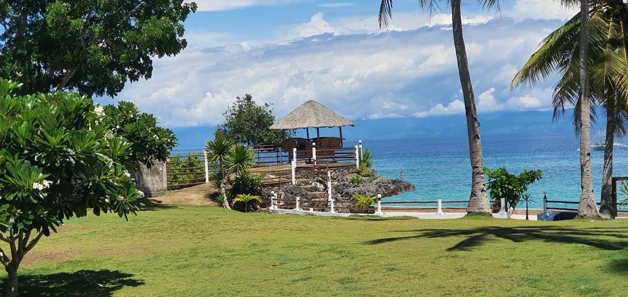 Tauig Beach Resort Moalboal Bilik gambar